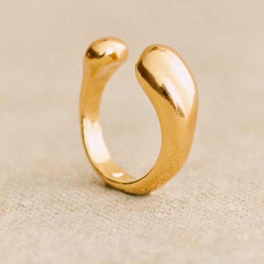 Sezane gold plated ring EUC
